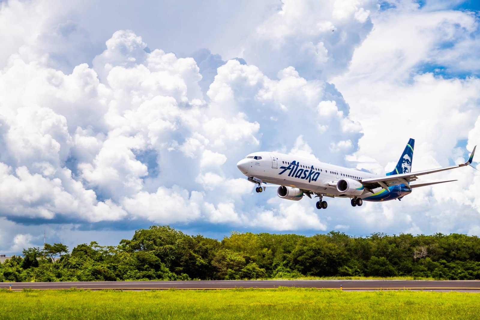 5 New Direct Air Routes to Puerto Vallarta from Alaska Airlines in 2024 ...